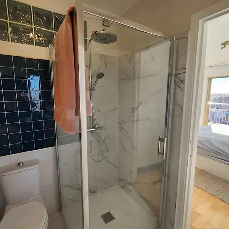 Stunning Views Large Balcony Apartment With Pool