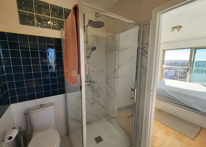 Vakantiehuis Stunning Views Large Balcony With Pool Antibes