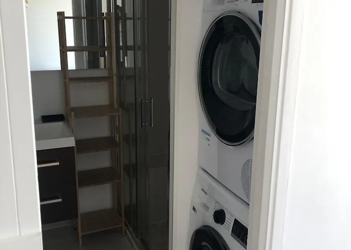 Vakantiehuis Stunning Views Large Balcony With Pool