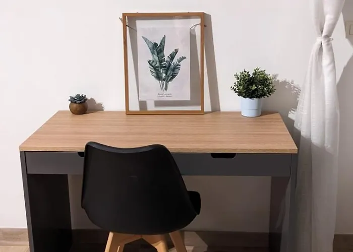 Stunning Views Large Balcony With Pool