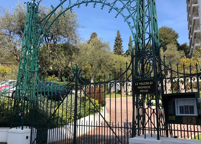 Stunning Views Large Balcony With Pool Antibes