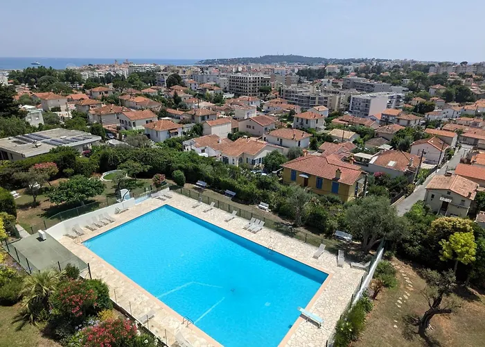 Holiday home Stunning Views Large Balcony With Pool