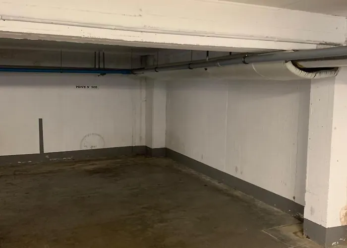 Stunning Views Large Balcony With Pool